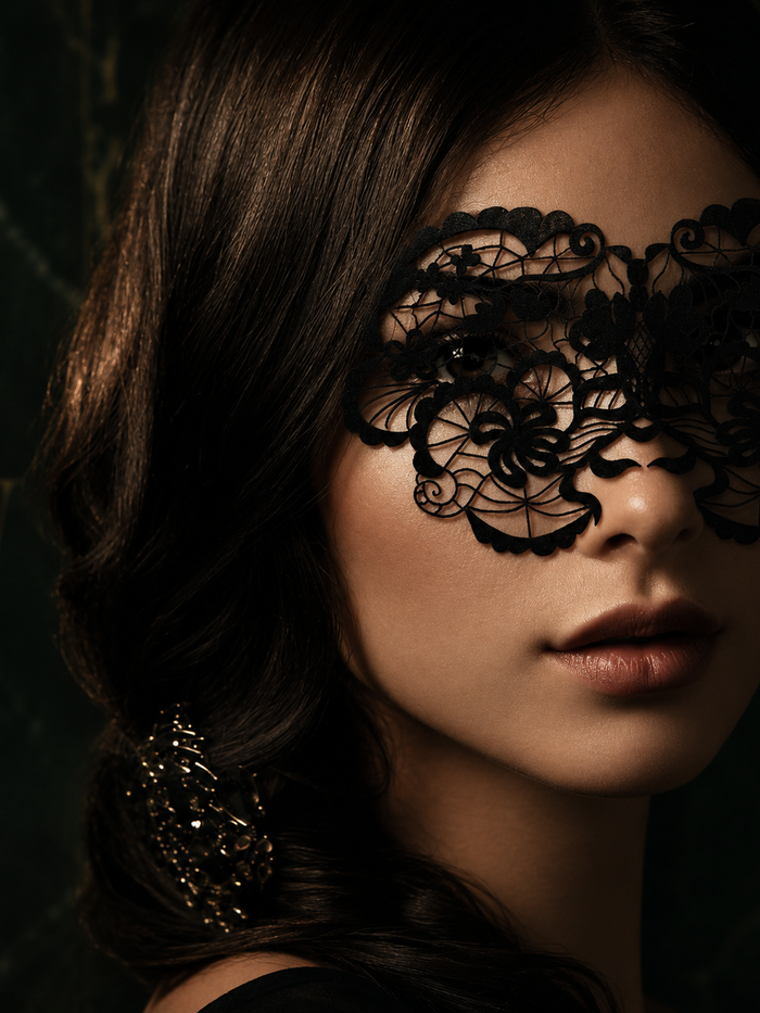Anna — Vinyl Mask